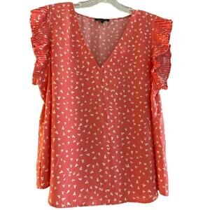 Blouse top coral contemporary print pleated cap sleeve rounded bottom V-neck L
C